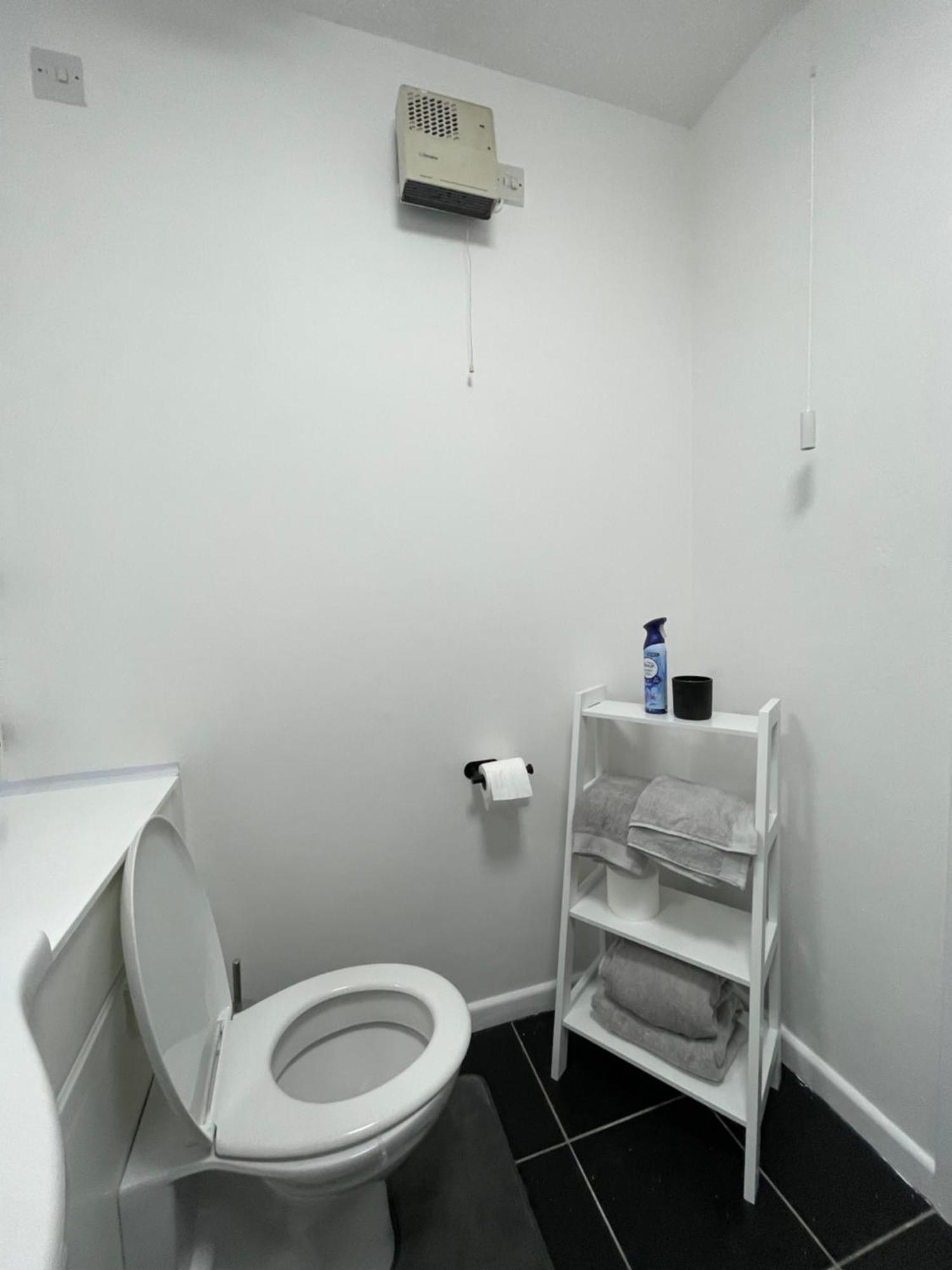 Cardiff Bay Apartment With Parking Bagian luar foto